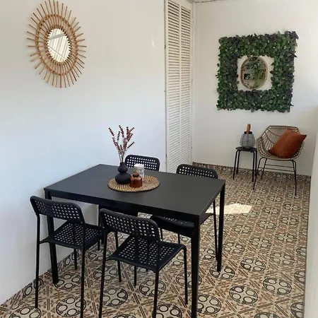 Apartment Stylish With Sea View *