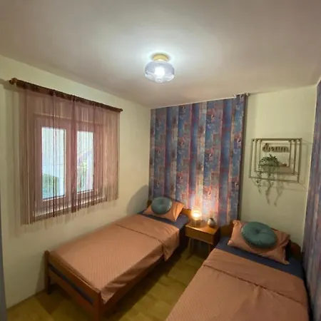 Stylish With Sea View Apartment Petrcane