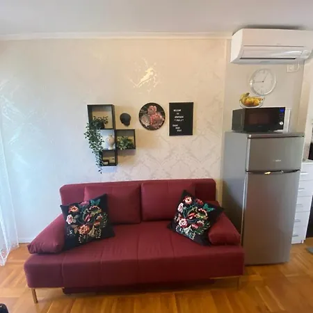 Stylish With Sea View Apartment *