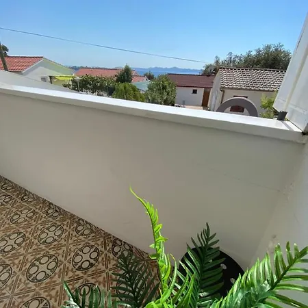 Stylish With Sea View Apartment Petrcane