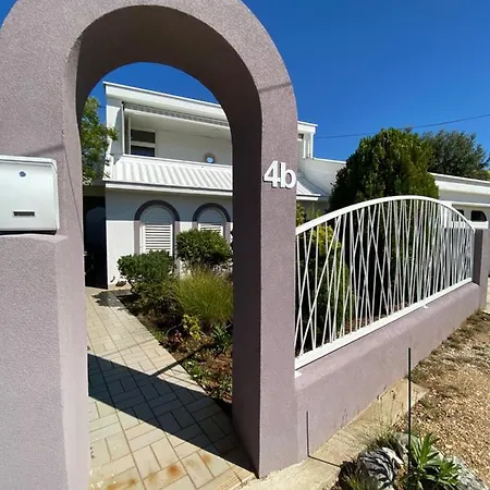 Stylish With Sea View Petrcane