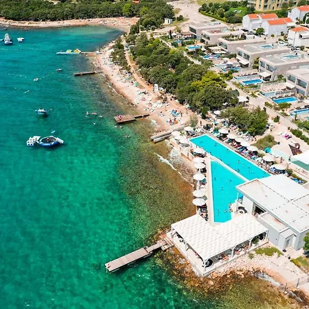 Apartment Stylish With Sea View Petrcane