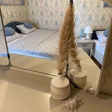 Stylish With Sea View Apartment *