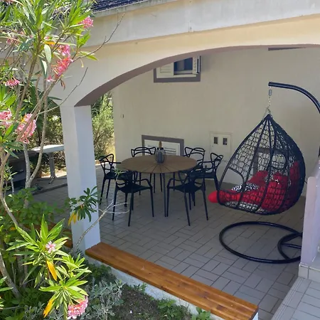 Stylish With Sea View Apartment Petrcane