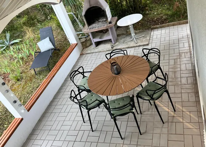 Appartement Stylish With Sea View Petrcane